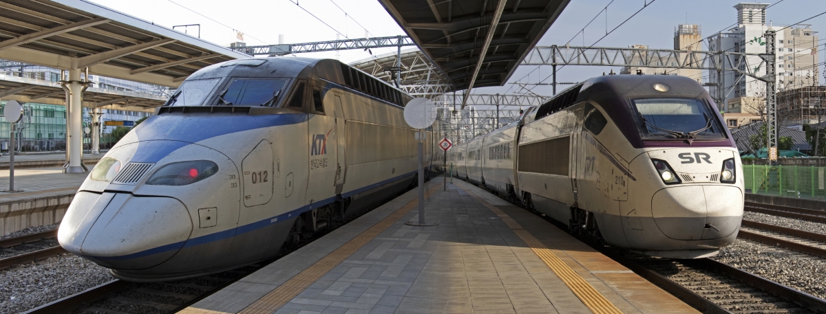 고속열차인 KTX와 SRT. 서울신문DB