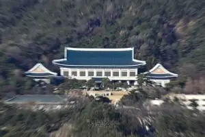 청와대 나올 때 378억, 돌아갈 때 259억