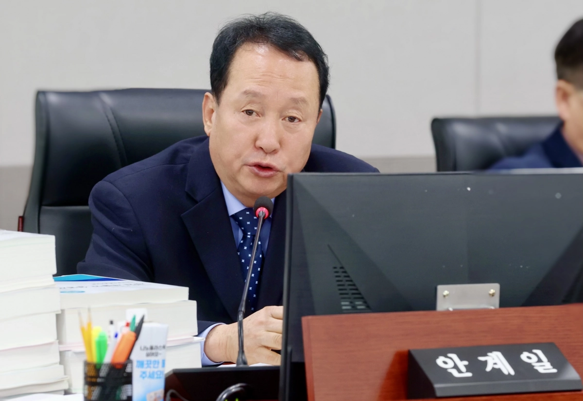 안계일 의원이 10일 2026년도 경기도 예산안 심사에서 질의하고 있다.(사진=경기도의회)