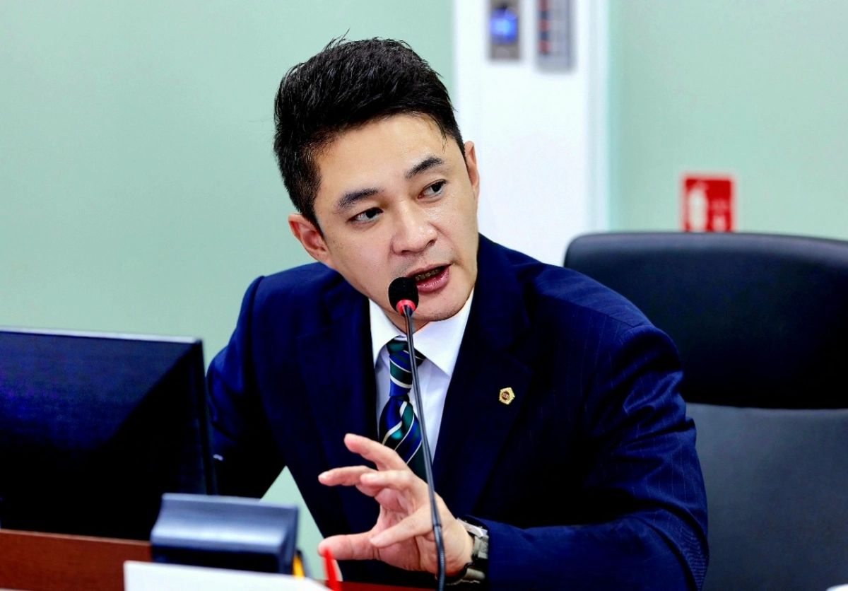 전석훈 의원이 예산안 심사에서 질의하고 있다.(사진=경기도의회)