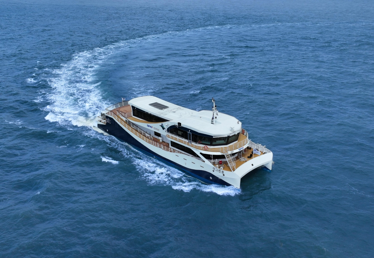 신조 친환경 항만안내선 이그린호. 사진 부산항만공사 제공