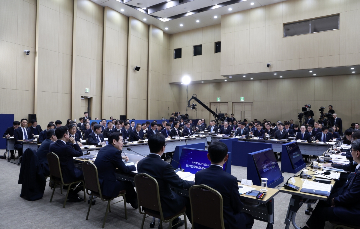 생중계로 진행되는 이재명 대통령 취임 첫 업무보고
