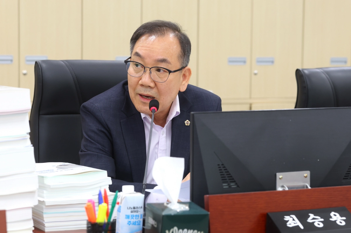 최승용 의원이 10일 2026년도 예산안 심사에서 질의하고 있다.(사진=경기도의회)