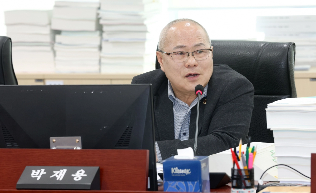 박재용 의원이 11일 예산결산특별위원회에서 질의하고 있다.(사진=경기도의회)
