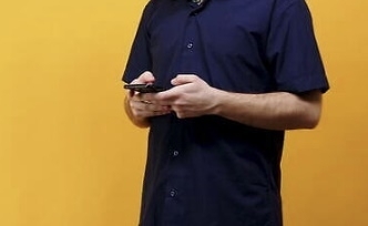 2년 전 부모를 잃고 누나까지 떠나보낸 20대 청년이 소셜미디어(SNS)에 자살을 암시하는 글을 올렸다가 쏟아진 관심과 응원 덕분에 삶을 이어가게 됐다. 아이클릭아트