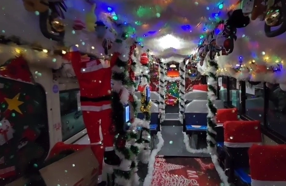 산타버스 내부 모습. 연합뉴