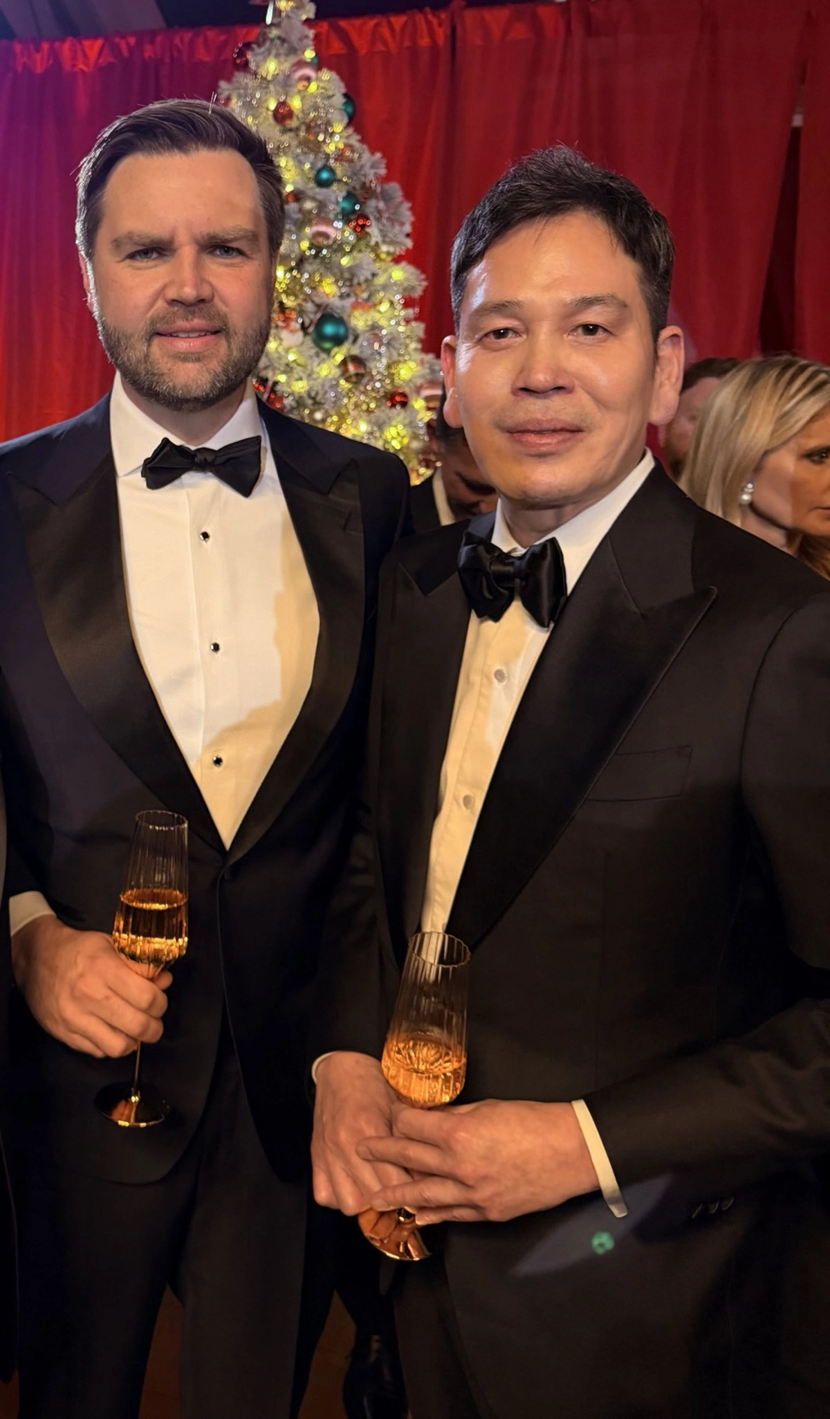 정용진(오른쪽) 신세계그룹 회장과 JD 밴스 미국 부통령.