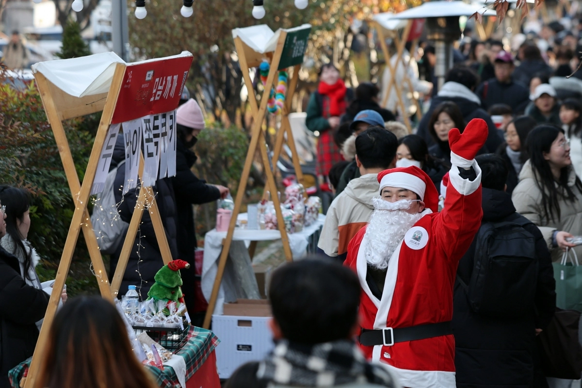 공릉숲길에 나타난 산타