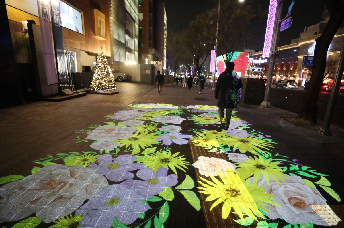서울 강남구 ‘청담동 빛의 거리’ 조명. 강남구 제공