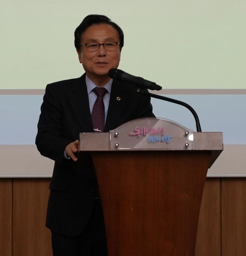 축사하는 강석주 의원