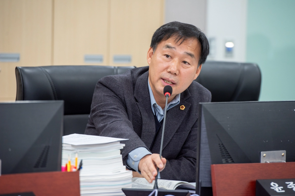윤종영 의원이 12일 예산결산특별위원회 2026년도 경기도 본예산 심의에서 질의하고 있다.(사진=경기도의회)