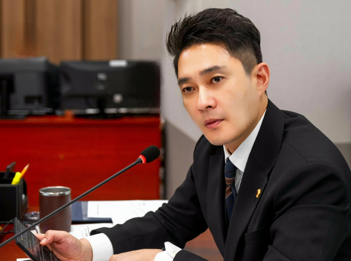 전석훈 의원이 2026년도 예산 심의에서 질의하고 있다.(사진=경기도의회)