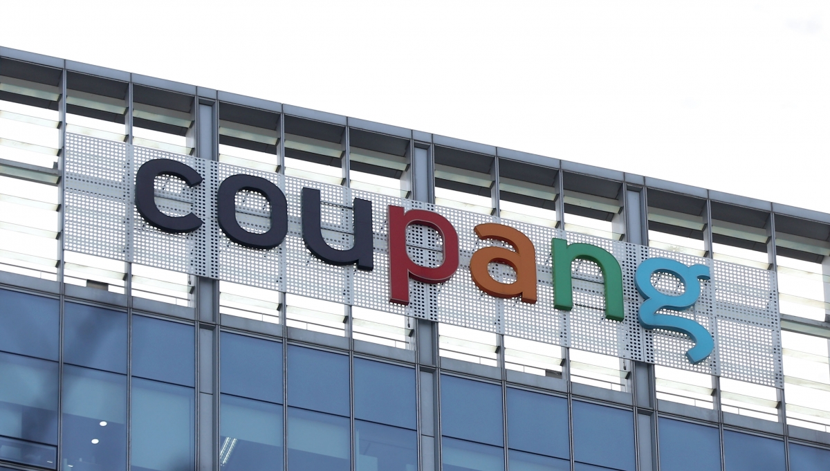 쿠팡 3370만명 규모 개인정보 유출사고가 외부 해킹 등의 피해가 아닌 허술한 내부관리체계로 인해 발생한 것으로 밝혀진 가운데 정부가 1조원 이상의 과징금을 부과할 가능성이 거론되고 있다. 사진은 3일 서울 송파구 쿠팡 본사의 모습. 2025.12.03. 뉴시스