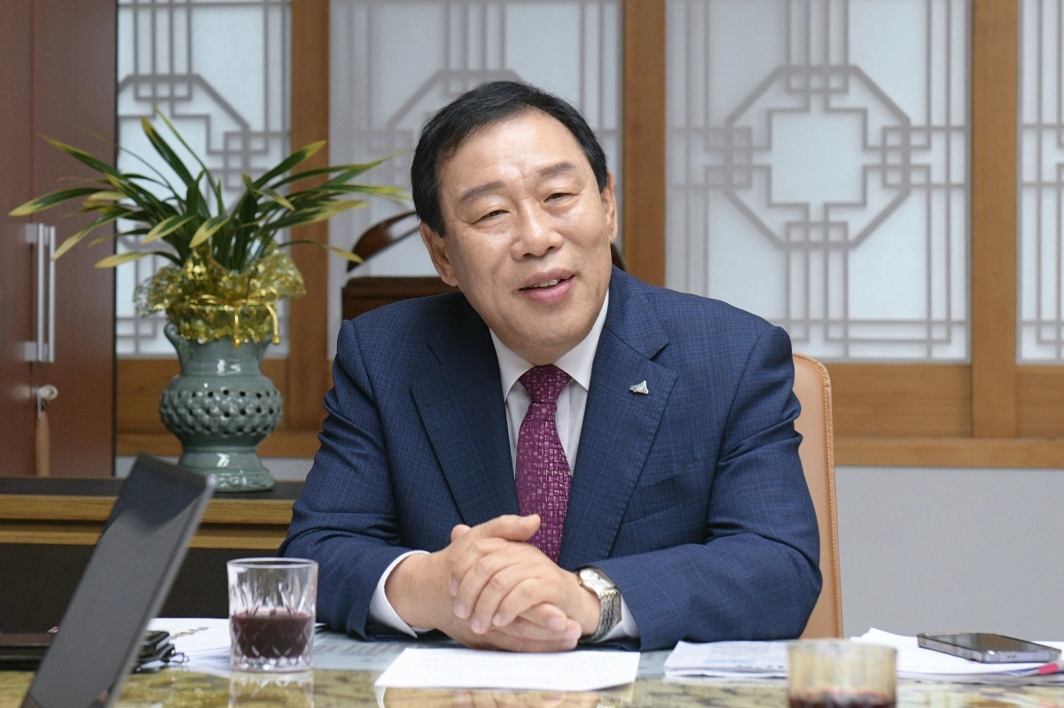 충청광역연합 제2대 연합장으로 선출된 최민호 세종시장. 시 제공