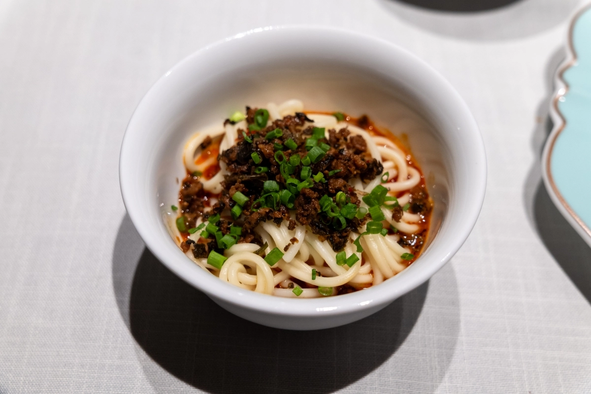 쓰촨 청두의 한 레스토랑 테이블에 올라온 ‘탄탄면’.