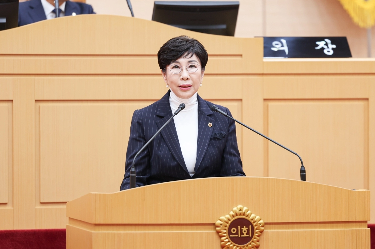 한춘옥 도의원이 전남도의회 본회의 5분 자유발언을 통해 순천 월평유적지의 중요성을 강조하고 있다.