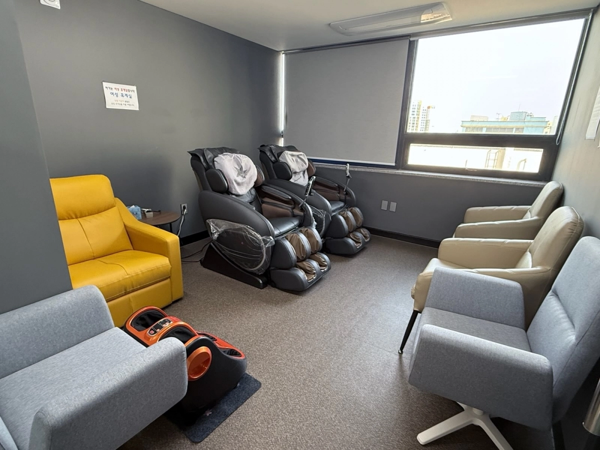 혼디쉼팡 휴게시설. 제주도 제공