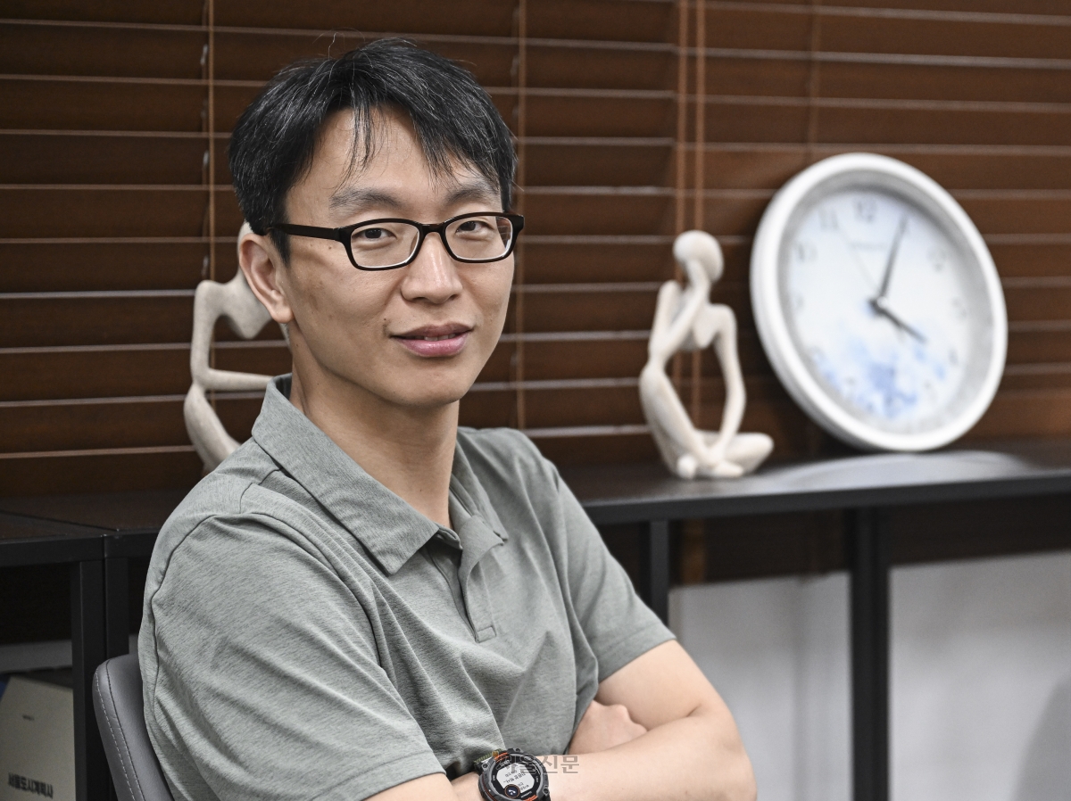 정희원 서울시 건강총괄관이 1일 서울시청 명예시장실에서 서울신문과 인터뷰하고 있다. 2025.9.1 이지훈 기자