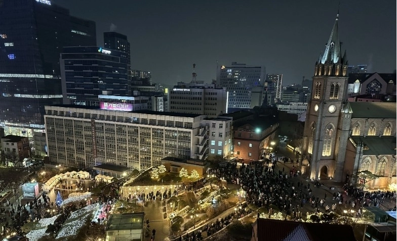 서울 명동대성당의 성탄 모습.  천주교 서울대교구 누리집.