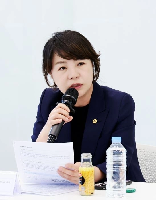 질의하는 김혜영 의원