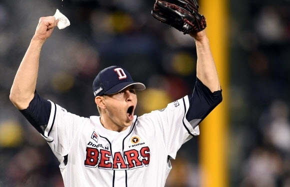 2020년 두산 베어스에서 뛰던 시절의 크리스 플렉센. 서울신문DB