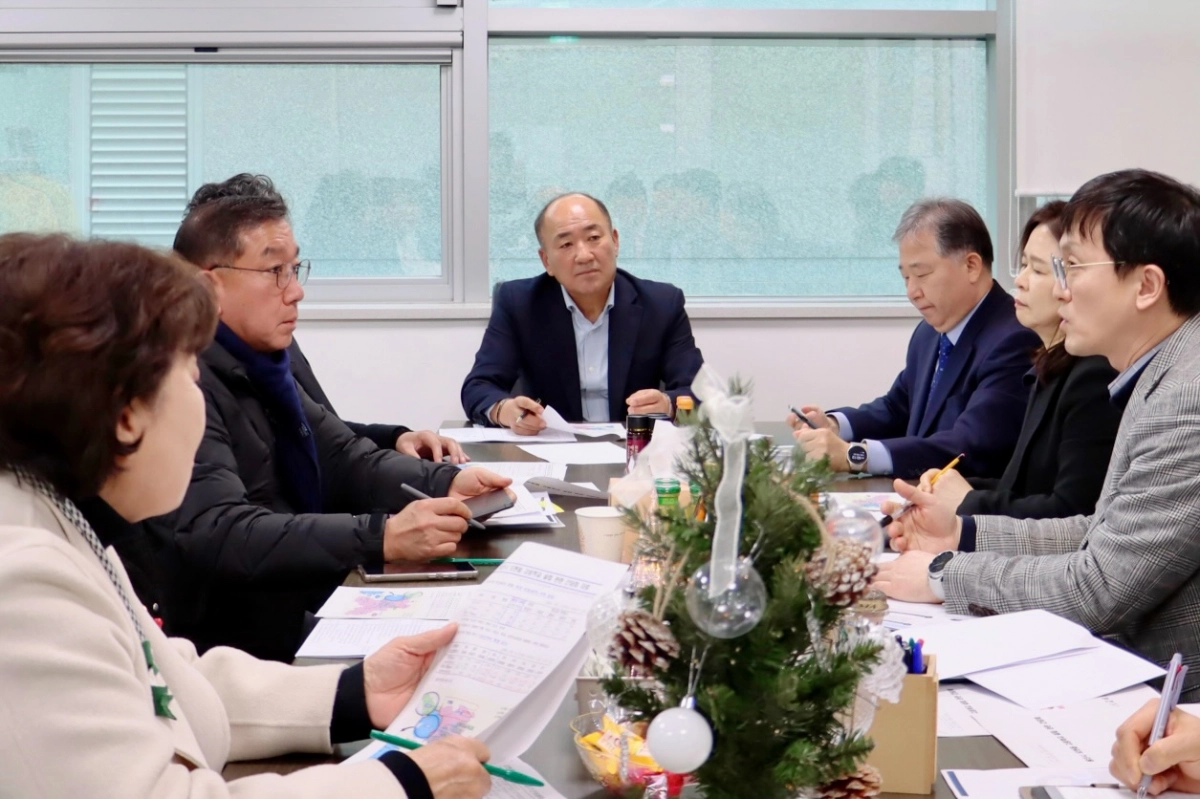 이영희 의원이 19일 경기도의회에서 모현읍 고등학교 신설 및 통학 여건 개선을 위한 후속 정담회를 개최하고 있다.(사진=경기도의회)