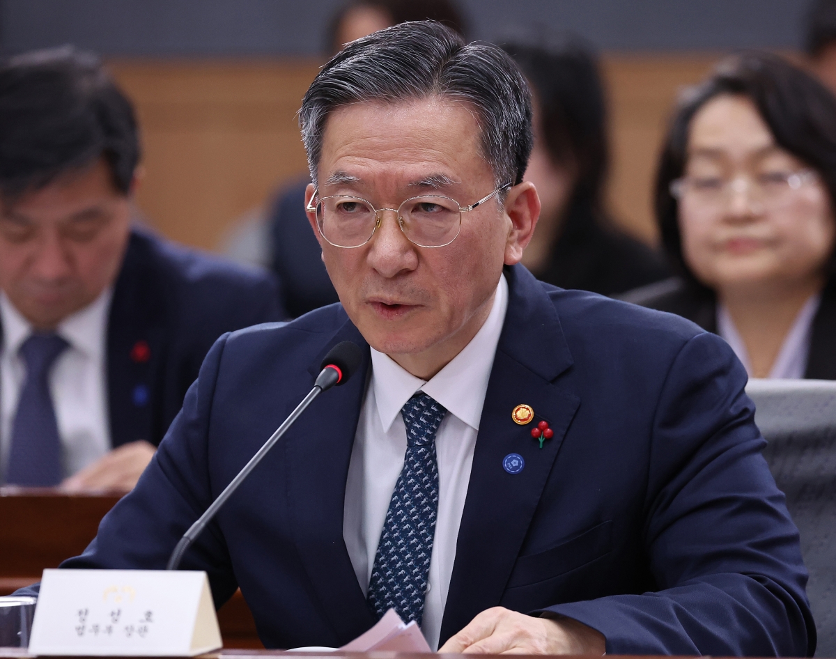 업무보고 답변하는 정성호 법무부 장관