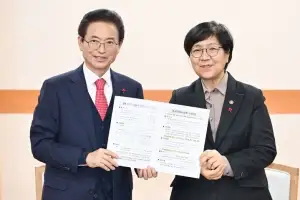 경북도, 정은경 복지부 장관에 ‘국립 의대 신설·1시간 응급의료 체계’ 건의