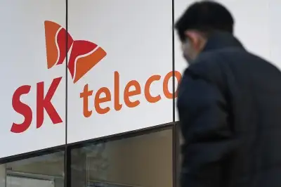 소비자위 “SKT 해킹 피해자에 10만원씩 보상하라”…SKT “신중히 결정하겠다”