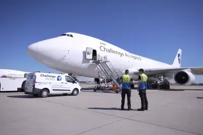 ‘연료 100t’ 뿌리고 비상착륙…피해 지역 “이상한 냄새 나” 비상