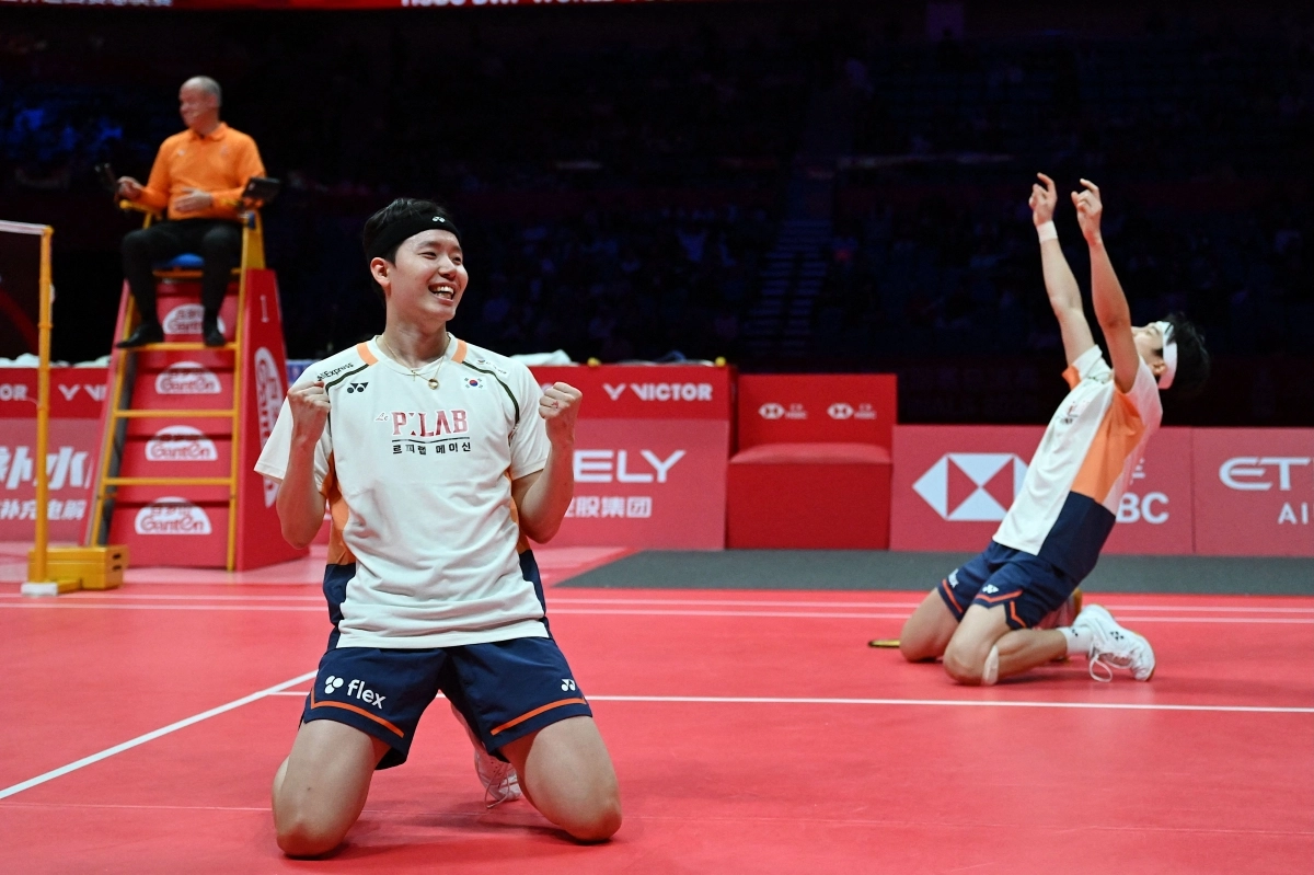 남자 복식 결승에서는 서승재(왼쪽)와 김원호가 시즌 11번째 우승을 달성했다. 서승재는 개인 12회 우승으로 시즌 최다 우승 신기록을 작성했다. 항저우 AFP 신화 연합뉴스