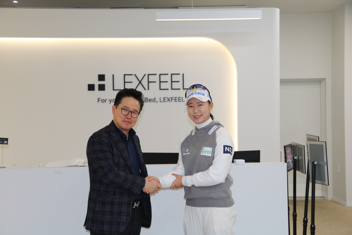 정윤지 프로, 렉스필 본사 방문