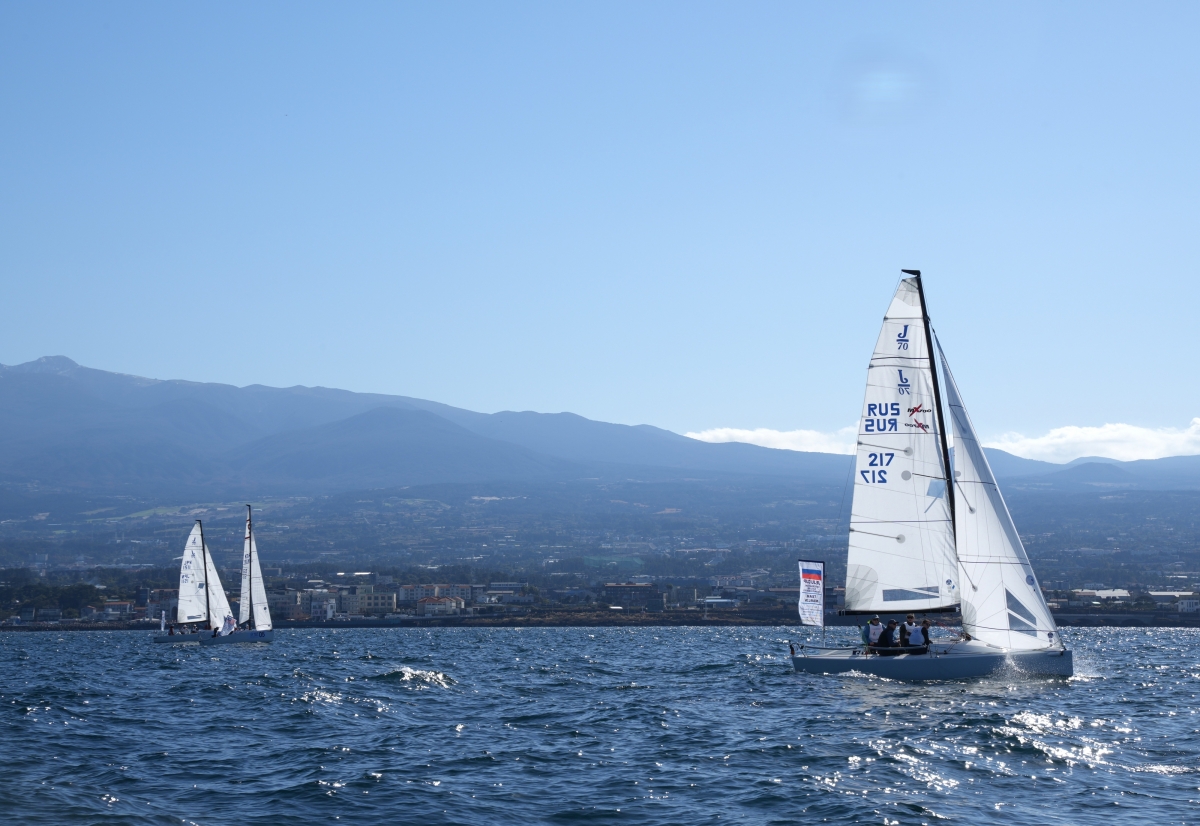 지난달 27일부터 30일까지 나흘간 제주시 도두항 일원에서 열린 ‘2025 제1회 제주컵 국제요트대회’. 제주도 제공