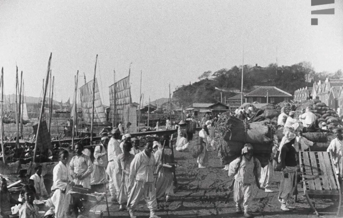 1908년쯤 인천항 일대 모습. 동영상 캡처. 한국영상자료원 제공