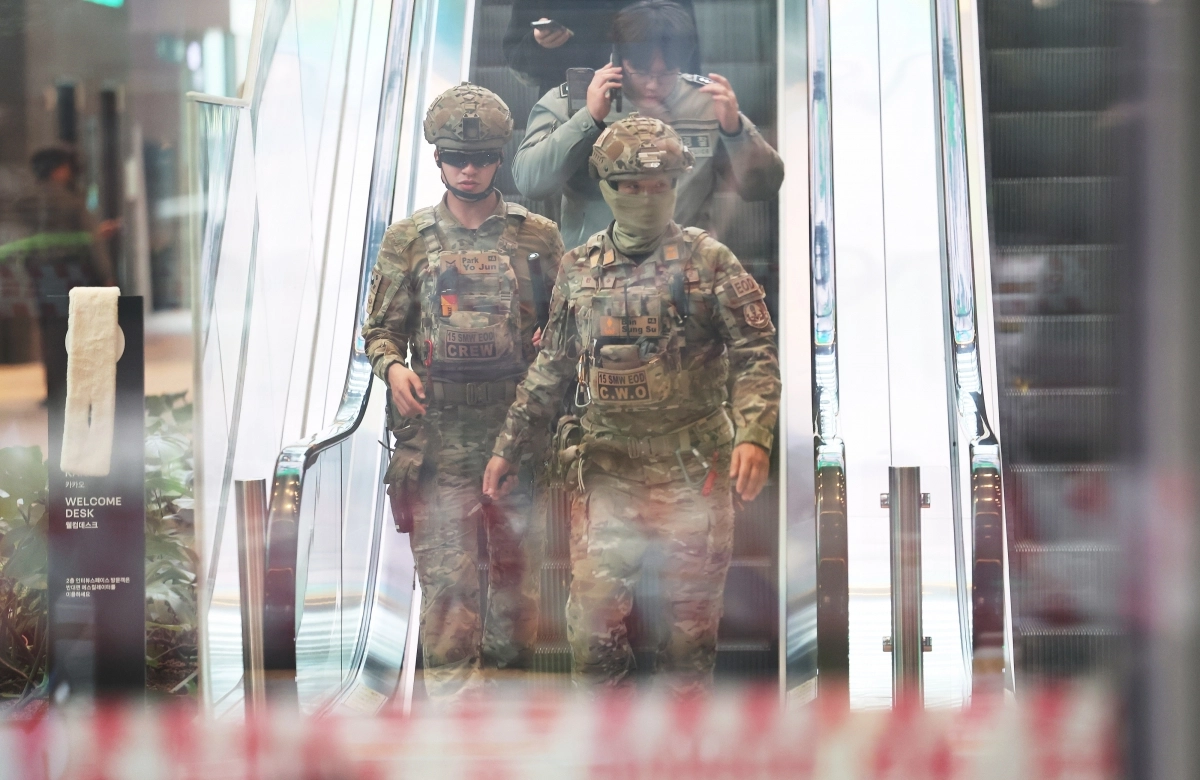 폭발물 수색 중인 카카오 판교아지트