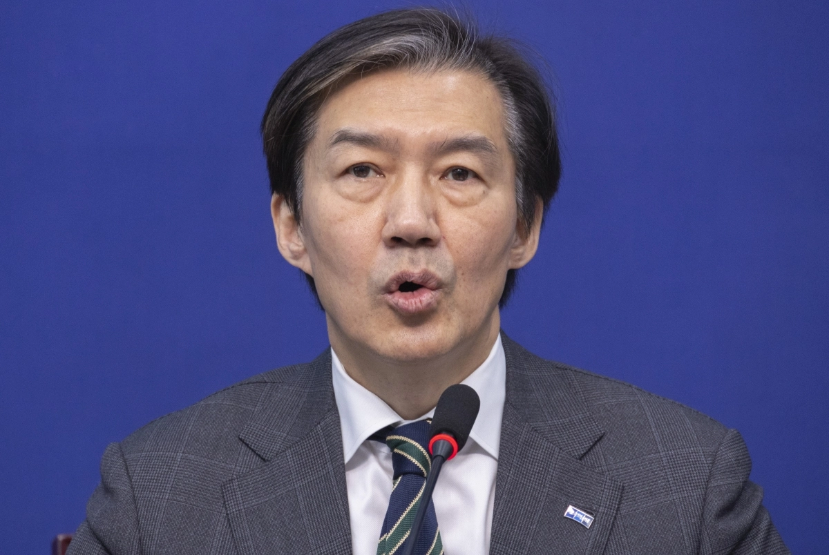 조국혁신당 조국 대표가 지난 18일 국회에서 열린 최고위원회의에서 국회에 설치될 정치개혁특별위원회의 거대 양당 독점을 비판하는 발언을 하고 있다. 2025.12.18. 연합뉴스