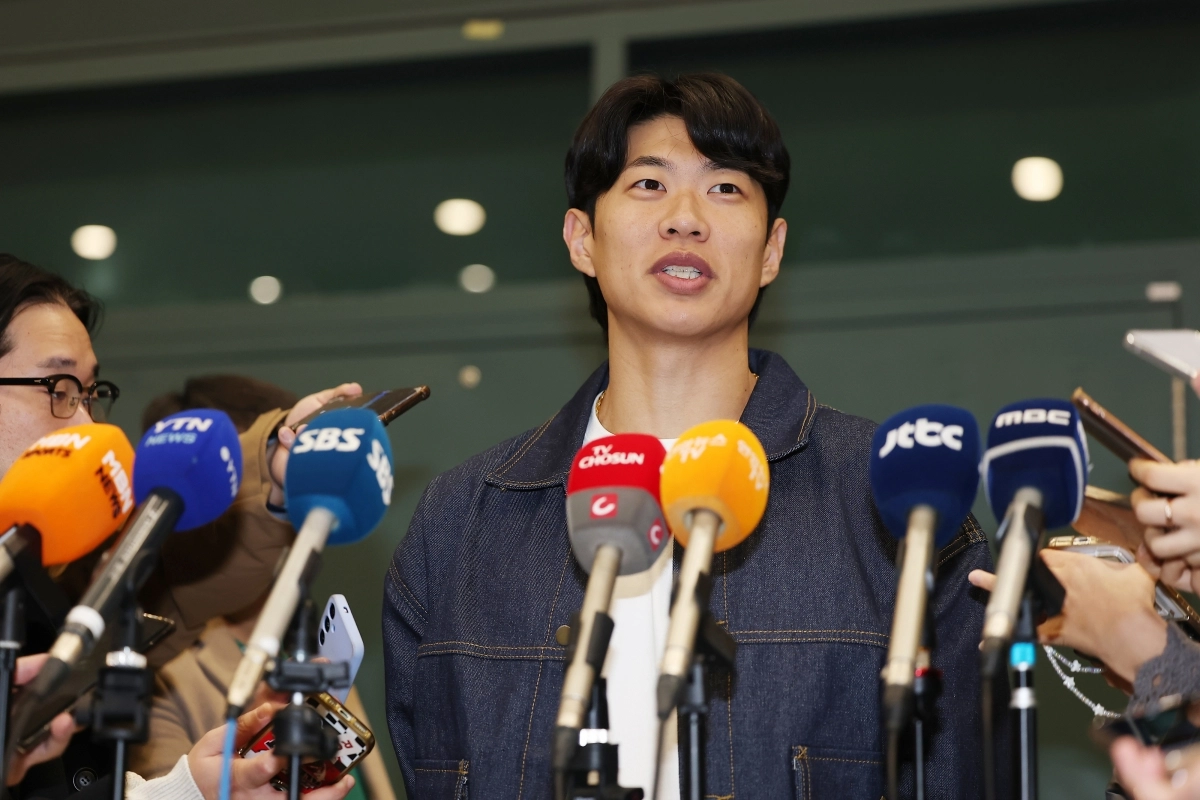 인터뷰하는 송성문