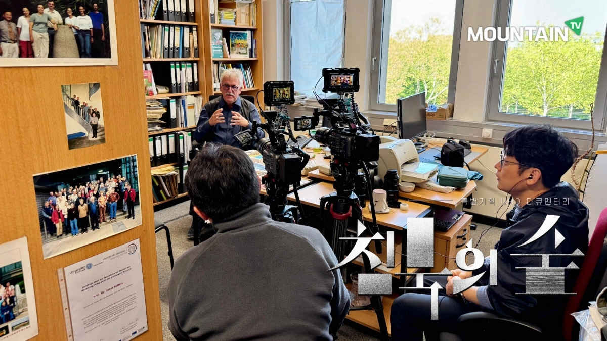 ‘침묵의 숲’은 생물음향과 생태학 분야의 국내외 석학들이 자문과 인터뷰로 참여해 전문성을 높였다. 마운틴TV 제공