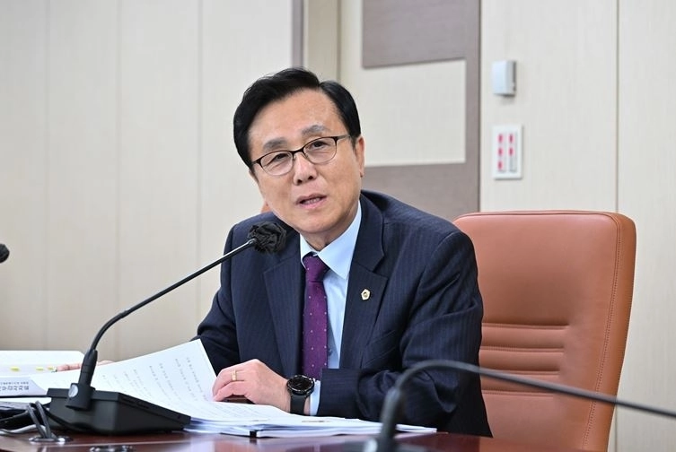 질의하는 강석주 의원