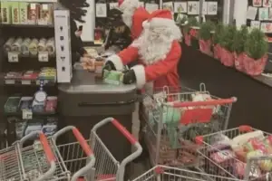 ‘산타’가 떼로 나타나 음식 훔쳐, 캐나다 발칵…네티즌은 ‘환호’ 무슨 일이