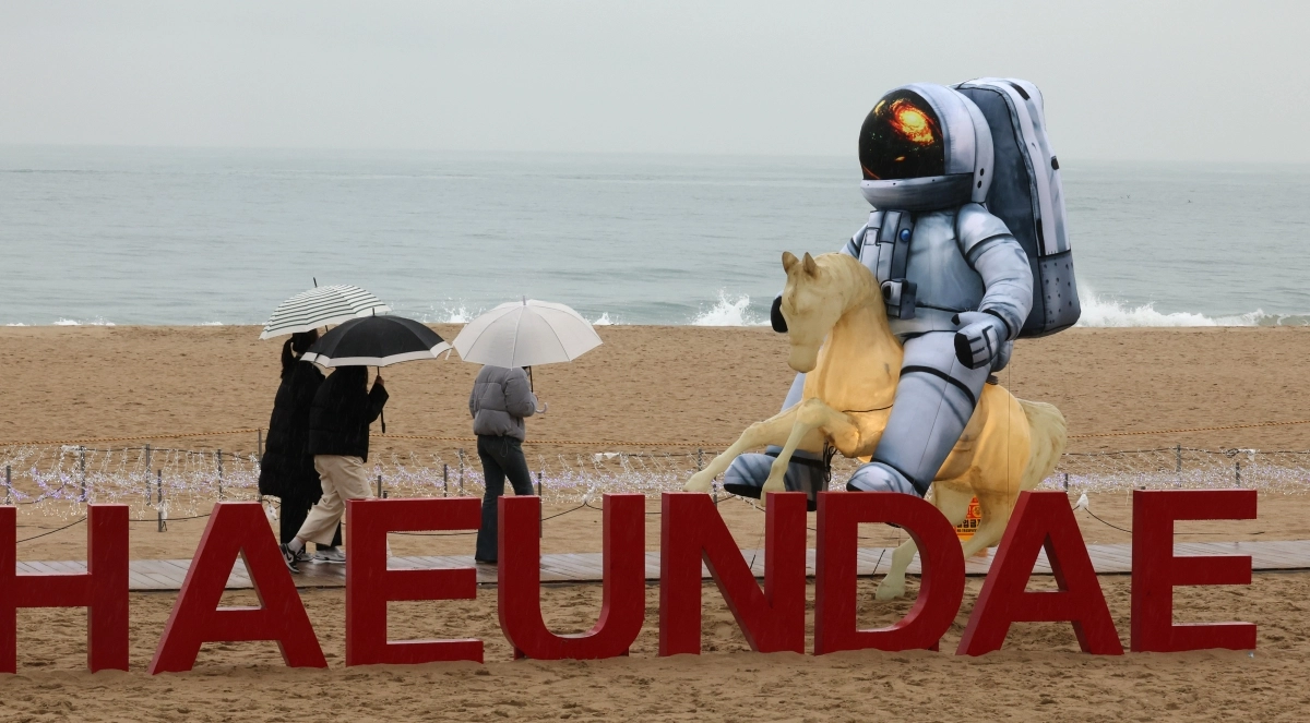 해운대빛축제 우주인 풍선 조형물