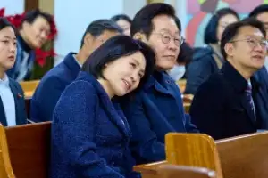 [포토] 李대통령 부부의 따뜻한 성탄 예배