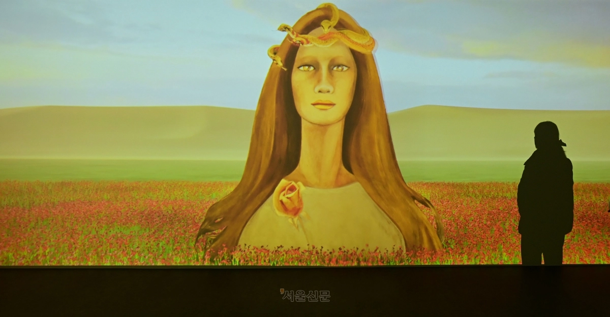 고흥 아트센터에서 열린 ‘천경자 미디어 전시: 환상여행’전.