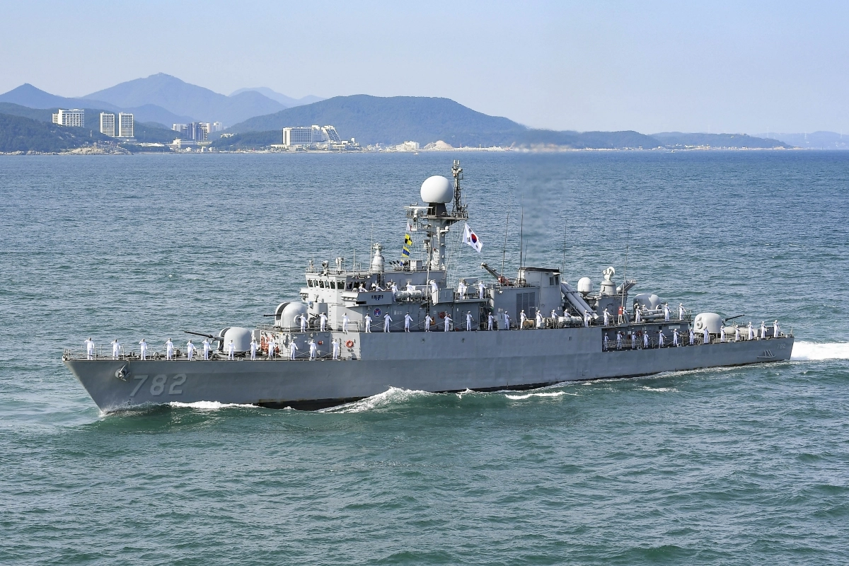 국산 초계함 광명함, 36년간 해양수호 임무 마치고 전역