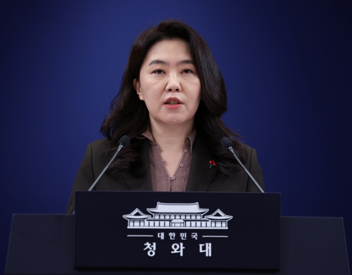 강유정 대변인, 위험직무 순직 유가족 초청 오찬 브리핑