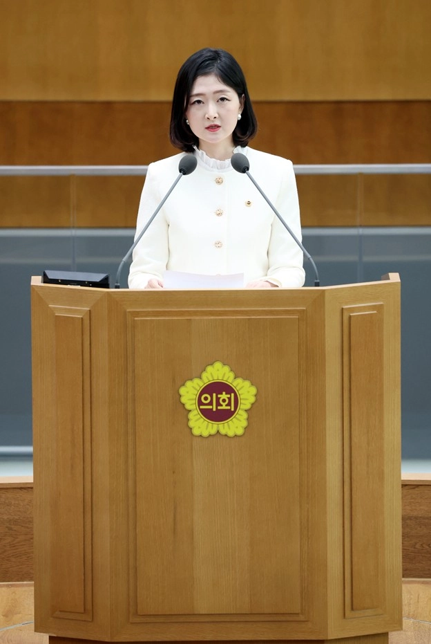 장윤정 의원이 26일 정례회 제5차 본회의에서 5분 자유발언을 하고 있다.(사진=경기도의회)