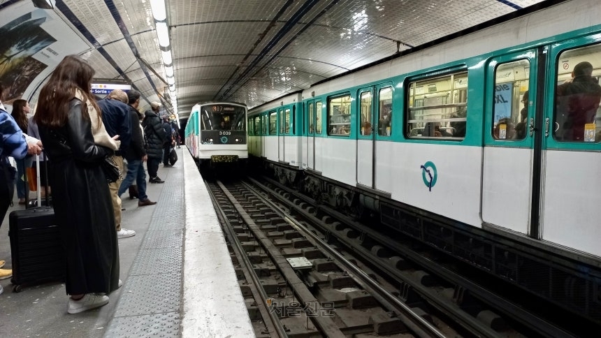 프랑스 파리 지하철 콩코르드역. 사진은 기사 내용과 무관함. 서울신문DB