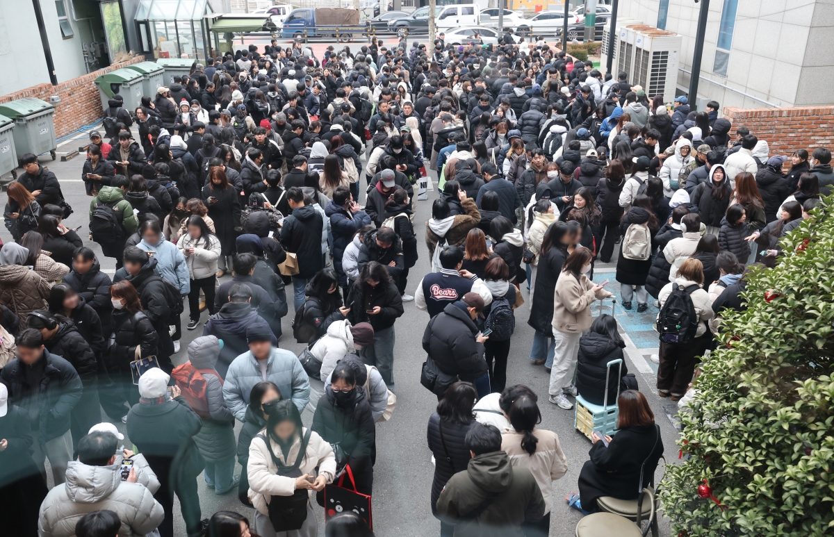 thumbnail - “대기 5시간? 2만원 주면 줄 안 서”<br>성심당 ‘임산부 프리패스’ 악용 논란