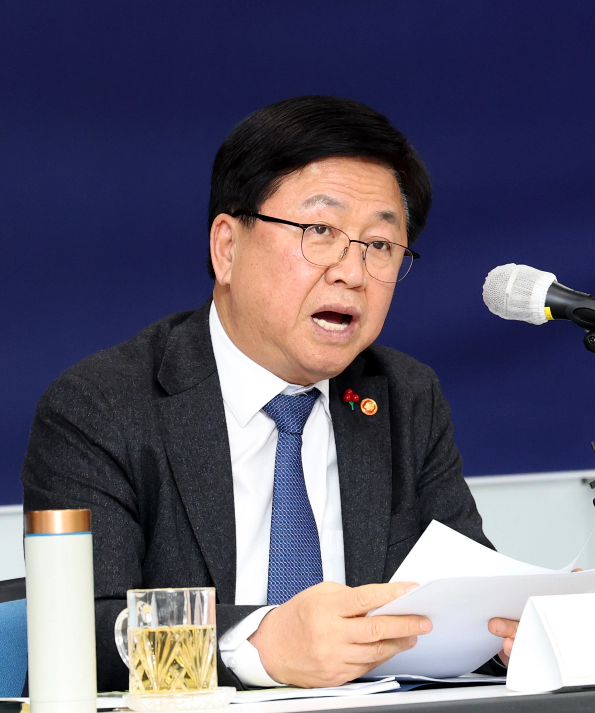 최교진 교육부 장관이 지난 22일 세종시 정부세종청사에서 취임 100일을 맞아 열린 출입기자단 간담회에서 발언하고 있다. 세종 뉴스1