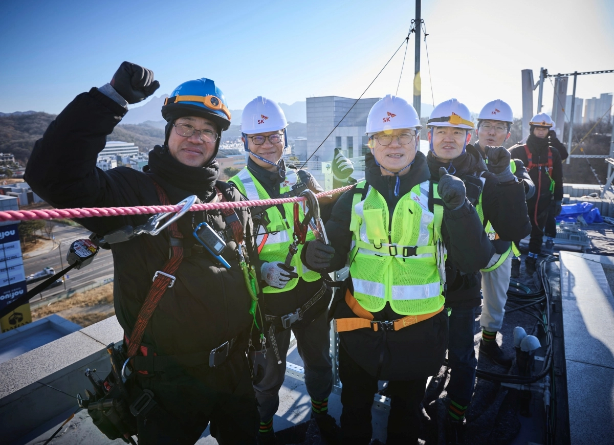 연말연시 맞아 ‘통신 현장’ 찾은 SKT CEO